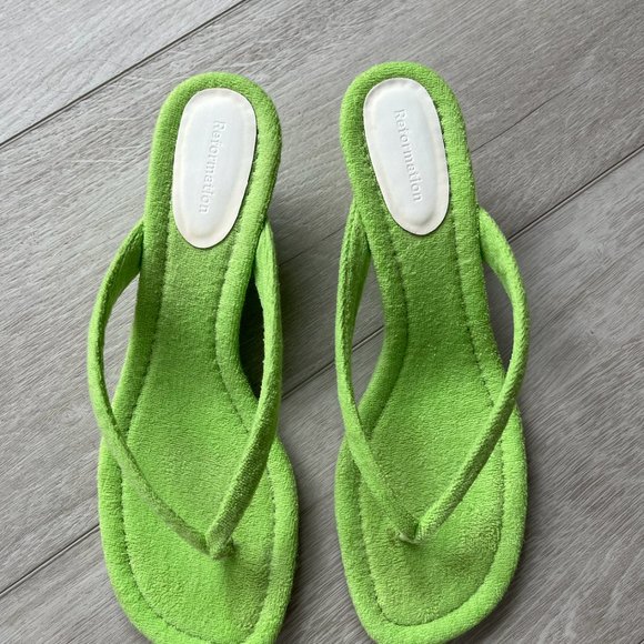 Amelia Terry Thong Wedge Sandal in Green - Picture 2 of 5